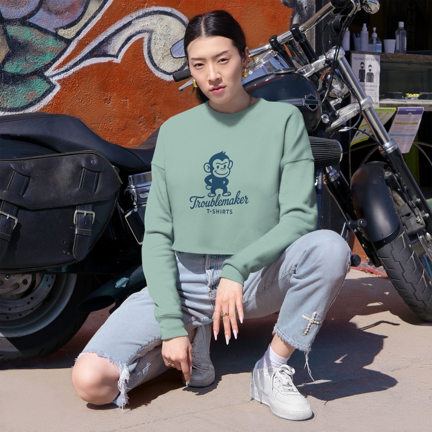 Cute Graphic Cropped Sweatshirt for Trendsetters