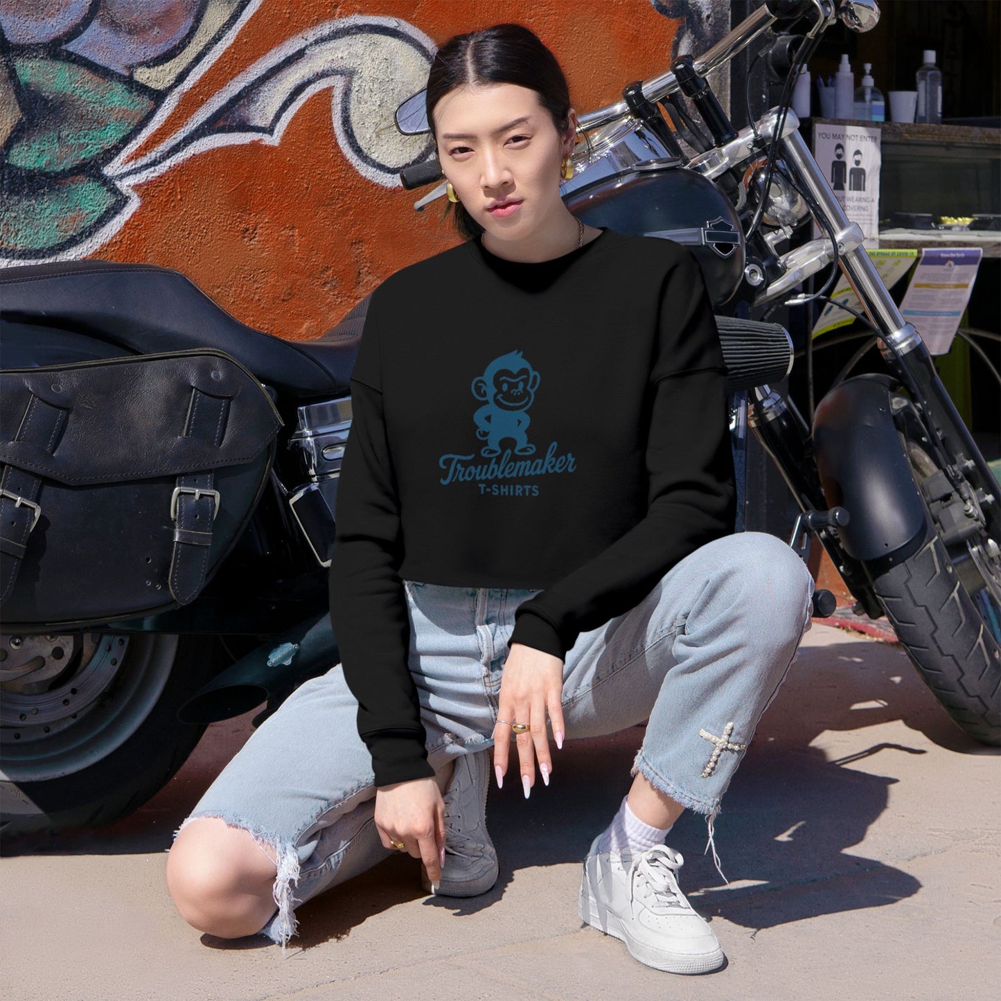 Cute Graphic Cropped Sweatshirt for Trendsetters